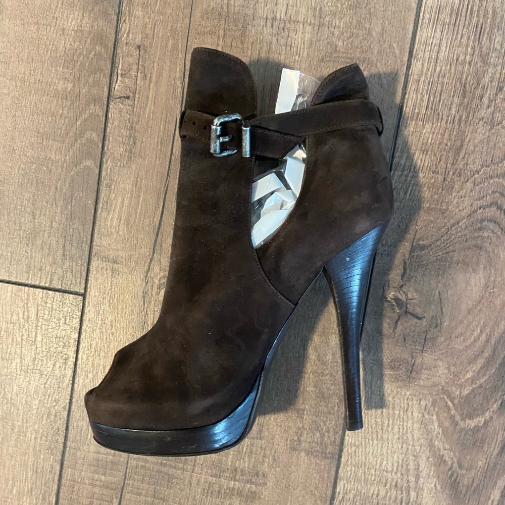 FENDI Peep Toe Platform Pumps